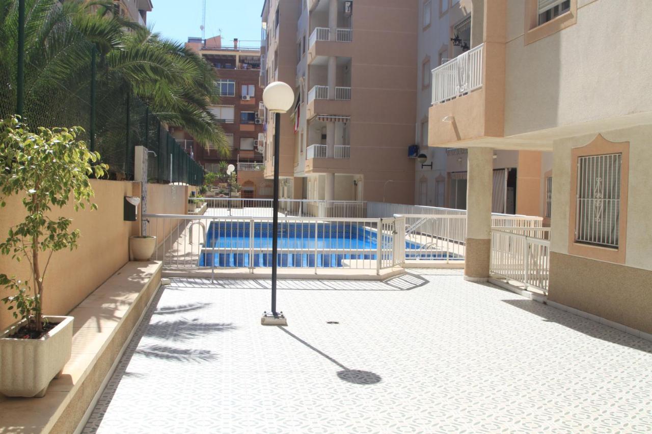 Appartement Apartamento Urbano Arregui à Torrevieja Extérieur photo